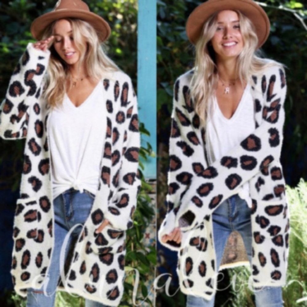 🍁Warm and Furry Animal Print Cardigan🍁 - Picture 1 of 2